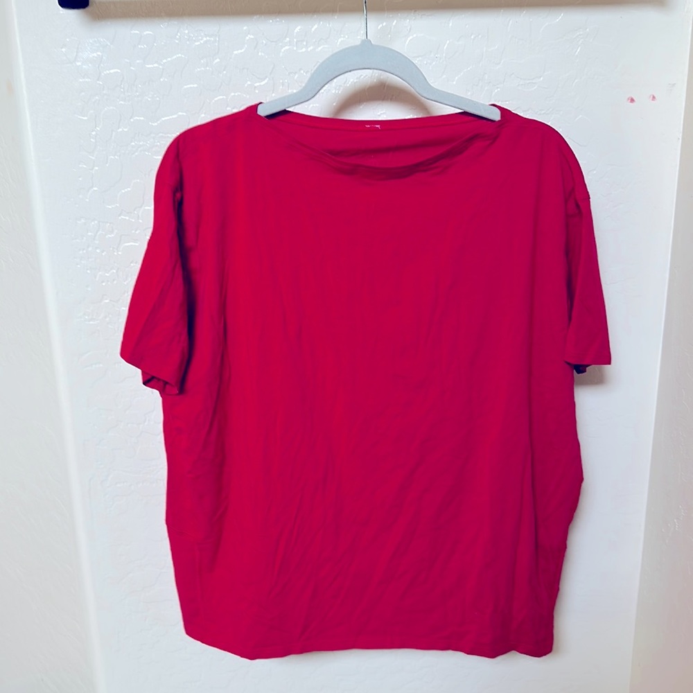 Lululemon T-shirt